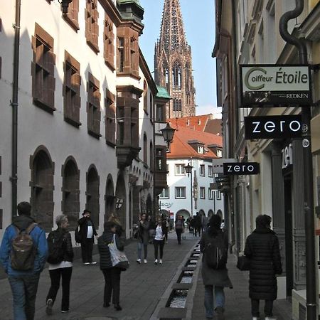 FeWo - Mitten In Freiburg Exterior foto